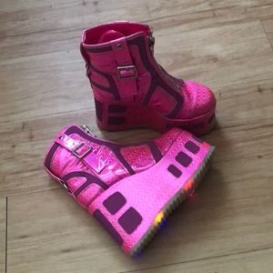 Pixie plutonium holograph platform